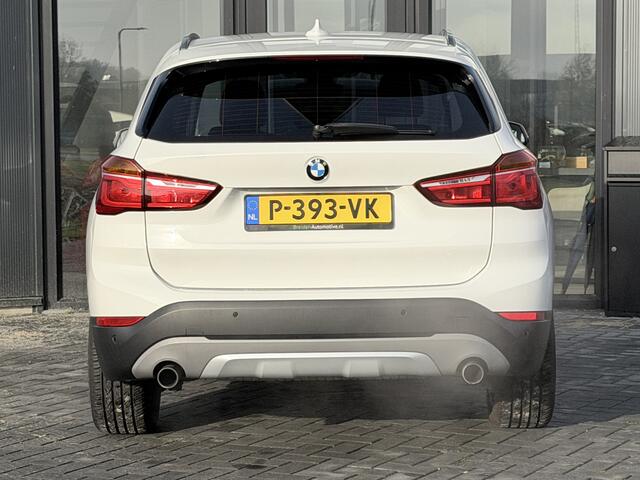 BMW X1 xDrive20i Centennial High Executive Verw. Sportstoelen | PDC | LED | Super netjes!