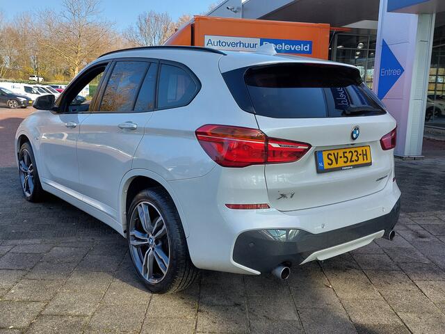 BMW X1 sDrive20i 192pk High Executive M-Sport | Navi | Apple Carplay | Adap.Cruise | Leder+Verwarmd+Elek.Verstel | Panorama Schuifdak | Keyless Entry | Led Koplampen | Privacy Glass | 19''lm