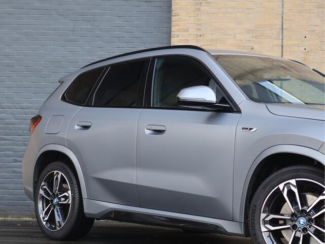 BMW X1 xDrive30e M Sport 326PK | Matte | Individual | ACC | Cam | Driving Assist Plus | BTW |