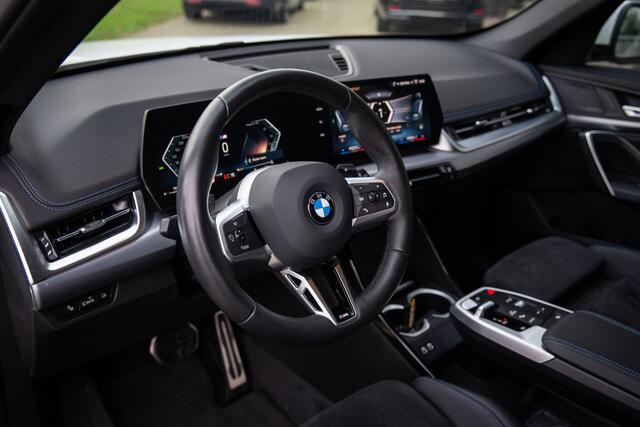 BMW X1 sDrive18i M-Sport , Achteruitrijcamera, Draadloze lader, Sfeerverlichting,