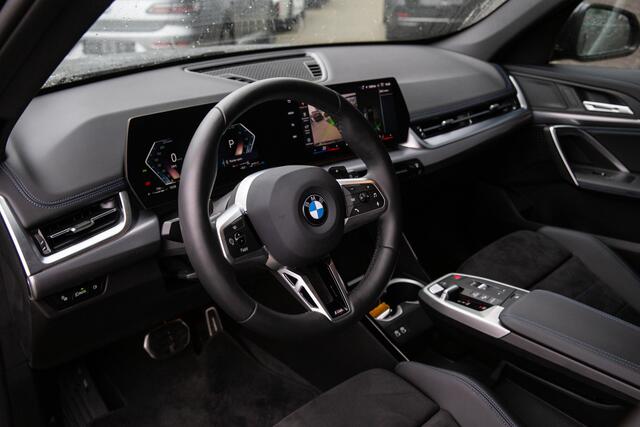 BMW X1 sDrive18i M-sport Achteruitrijcamera, Draadloze lader, Sfeerverlichting,