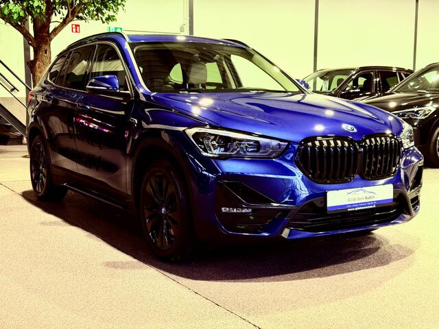 BMW X1 xDrive25e Executive Sportline | Beige leder | Camera | Trekhaak