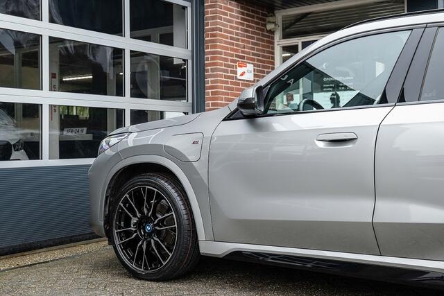 BMW X1 25e xDrive M Sport | Shadow | Driving Ass. | Camera | Adapt. Led | Stoelverwarming | 20' Inch |