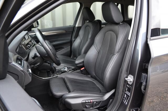 BMW X1 xDrive25i High Executive LED/Camera/ACC/Navi