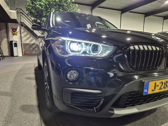 BMW X1 xDrive20i Centennial High Executive Navi | Trekhaak | Sensoren v+a