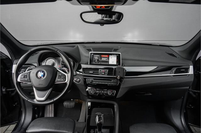 BMW X1 sDrive20i High Executive Sportline Camera Leder 18"
