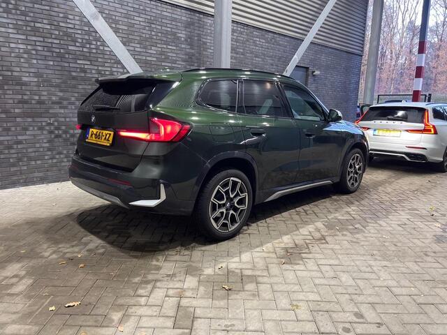 BMW X1 sDrive18i | Leder | Getint Glas | Camera | 19 Inch | Apple Carplay