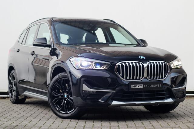 BMW X1 xDrive25e High Executive | Pano | Head-up | Camera | Verwarming