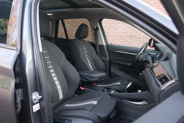 BMW X1 sDrive18i 140pk Aut. High Executive | Navi | Climate | Panoramadak | Head-up Display | Elektrische Achterklep | Stoelverwarming | PDC | Trekhaak