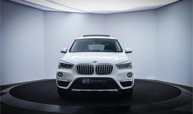 BMW X1 18iA X-LINE EDITION PANO/FULL LED/CAMERA/HEAD UP/STOELVERW./NAVI/DAB/PDC V+A/LMV 18''
