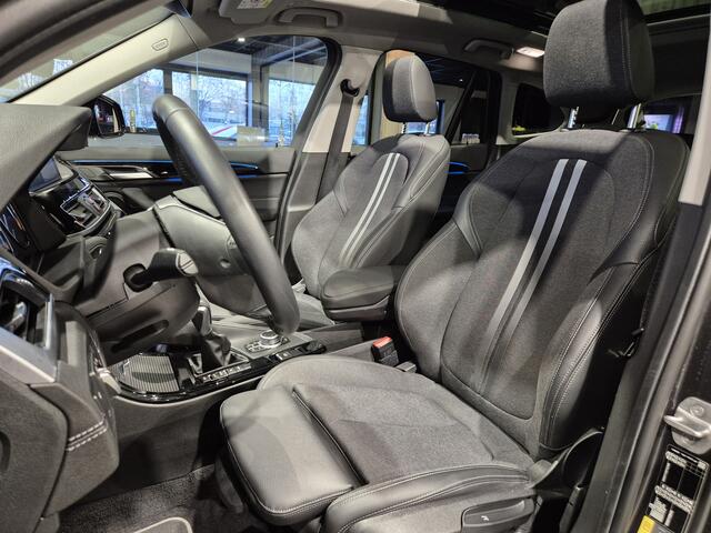 BMW X1 xDrive25e Executive Sportline | Panorama | Trekhaak | Camera | Carplay/Android | 4x4