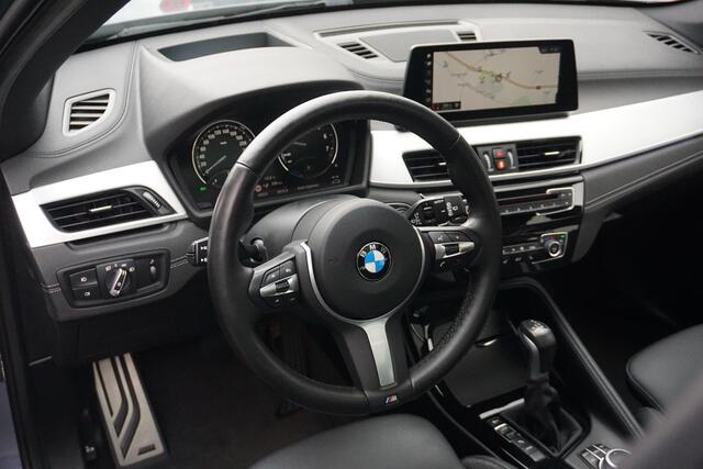 BMW X1 xDrive25e eDrive Edition | M pakket | ACC | PANO | trekhaak | Individual Storm Bay