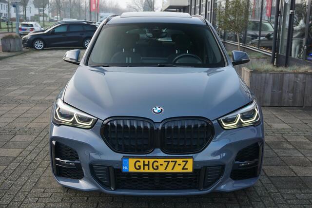BMW X1 xDrive25e eDrive Edition | M pakket | ACC | PANO | trekhaak | Individual Storm Bay
