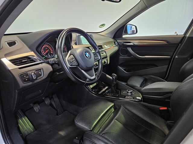 BMW X1 sDrive18i High Executive / Pano / LED