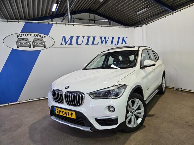 BMW X1 sDrive18i High Executive / Pano / LED