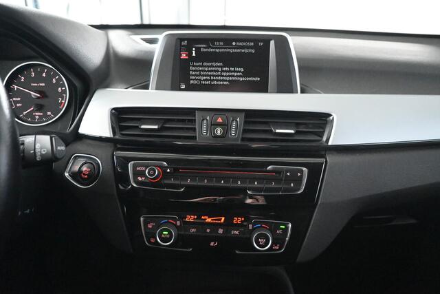 BMW X1 sDrive18i Centennial Executive Clima Navigatie LED Goed Onderhouden! Inruil Mogelijk!