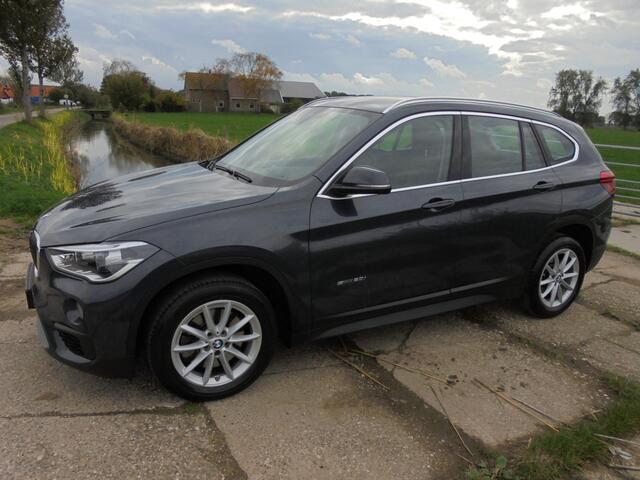 BMW X1 sDrive20i Centennial High Executive **1e EIGENAAR**112.000 org.km. NAP**DEALER ONDERHOUDEN**