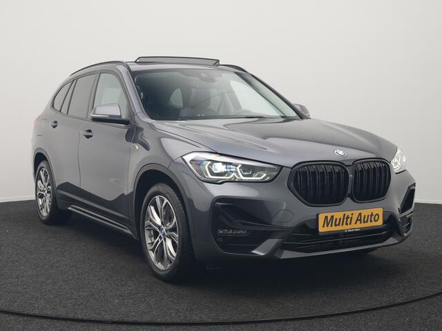 BMW X1 xDrive25e Sportline Plug In Hybrid 221pk Dealer O.H. PHEV | Trekhaak | Panodak | Adaptive Cruise | Camera | Lederen Sportstoelen Memory & Verwarmd | Sfeerverlichting | Navigatie | DAB |