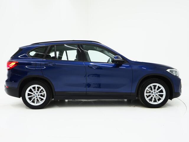 BMW X1 xDrive25e High Executive Shadow | Panoramadak | Head Up | Leder | Camera | Stoelverwarming | LED