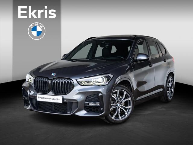 BMW X1 sDrive20i | High Executive | M Sportpakket | Achteruitrijcamera | Panoramadak | Stoelverwarming | Head-Up Display | 19''