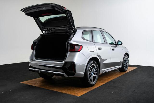 BMW X1 xDrive25e M Sport - Sportstoelen - Elektrisch verwarmde voorstoelen - Comfort Access - Driving Assistant Plus - Automatisch dimmende binnenspiegel - Grootlichtassistent - Sportstuurwiel -