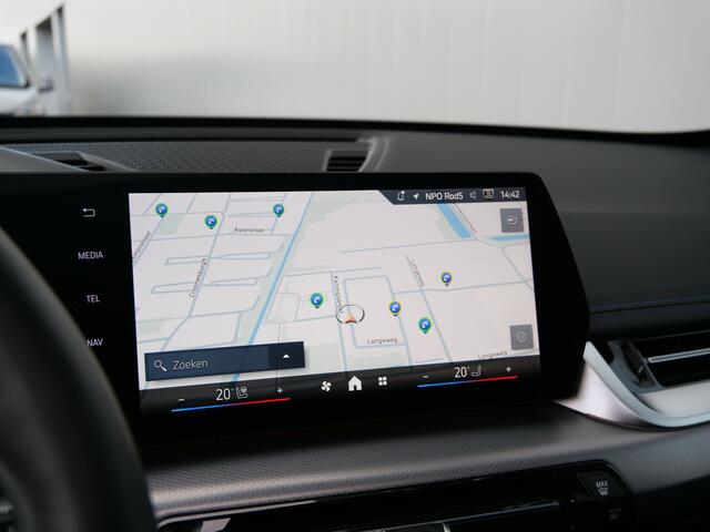 BMW X1 xDrive25e M Sport pakket Pro 245 Pk Automaat Schuifdak / Winterpakket / Harman Kardon