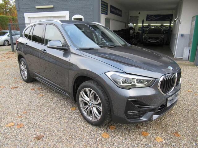 BMW X1 sDrive18i SPORTLINE ** LED, NAVI+, HALF-LEDER, TREKH, PRIVACY, ELECTR. A-KLEP ** 1e EIG - UNFALLFREI - 47 dkm (!) ** ** INFORMEER OOK NAAR ONZE AANTREKKELIJKE FINANCIAL-LEASE TARIEVEN **