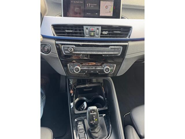 BMW X1 sDrive18i High Executive M-PAKKET LEER ACC LANEASSIST TOP STAAT