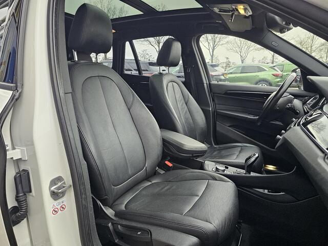 BMW X1 sDrive18i | Trekhaak | Lederen Bekleding | Panoramadak | Cruise Control | Climate Control | 1.700 kg trekgewicht!