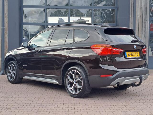 BMW X1 sDrive18i High Executive | Automaat | Leder | Pano | Trekhaak | Cruise | PDC | All-seasons |