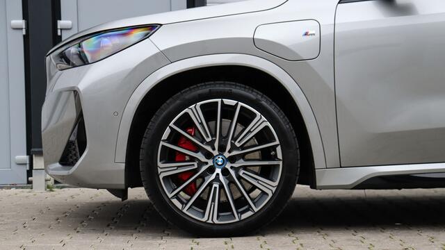 BMW X1 xDrive30e M-Sport Pro | Massage | Harman/Kardon | Panoramadak | Head-up | Trekhaak