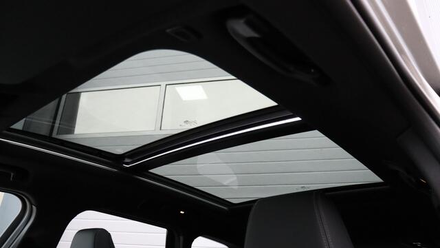 BMW X1 xDrive30e M-Sport Pro | Massage | Harman/Kardon | Panoramadak | Head-up | Trekhaak