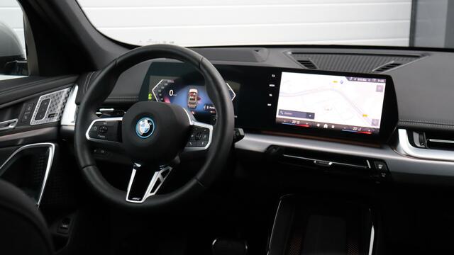 BMW X1 xDrive30e M-Sport Pro | Massage | Harman/Kardon | Panoramadak | Head-up | Trekhaak
