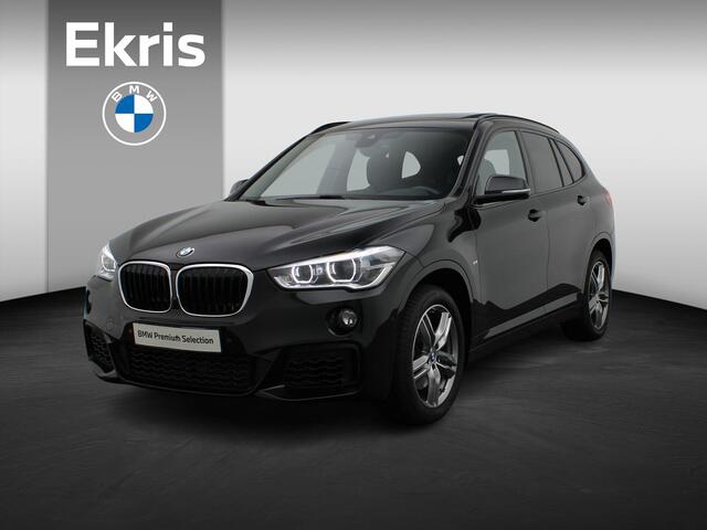 BMW X1 sDrive20i High Executive | M Sportpakket | Achteruitrijcamera | Panoramadak | Driving Assistant Plus | Active Cruise Control | Head-Up Display | Harman Kardon | 18''