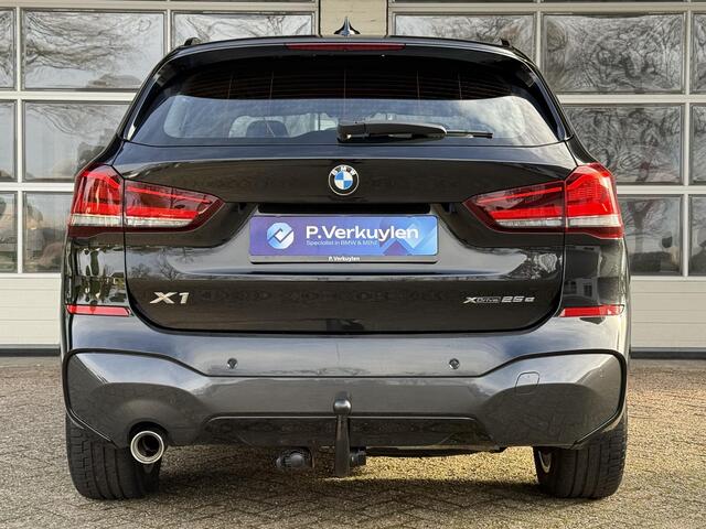 BMW X1 xDrive25e M SPORT | SPORTSTOELEN | TREKHAAK | STOELVERWARMING |