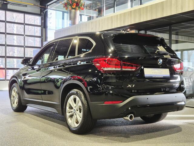 BMW X1 xDrive25e eDrive Edition Navigatie | HUD | Camera | LED | Stoelverwarming | 4x4