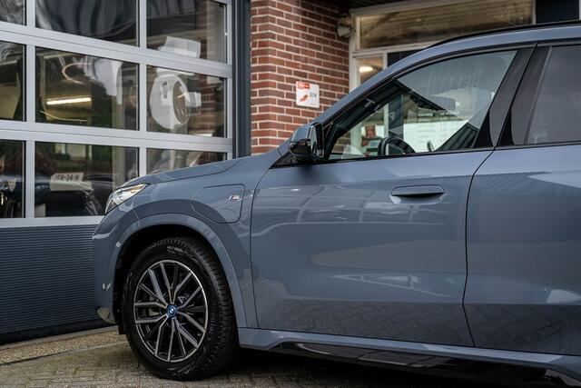 BMW X1 25e xDrive M Sport | Shadow | Camera | Elek. Trekhaak | Adap. led | Stoelverwarming | 18' inch |