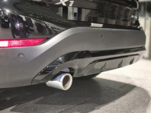 BMW X1 xDrive25e Executive Sportline | Black edition | Camera | Navigatie | Stoelverwarming