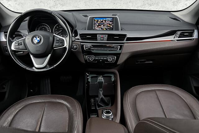 BMW X1 sDrive18i Centennial High Executive | Panoramadak | Leder | LED | Navigatie