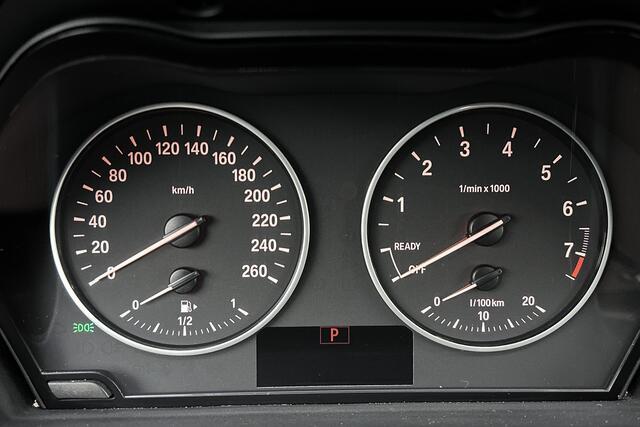 BMW X1 sDrive18i Centennial High Executive | Panoramadak | Leder | LED | Navigatie