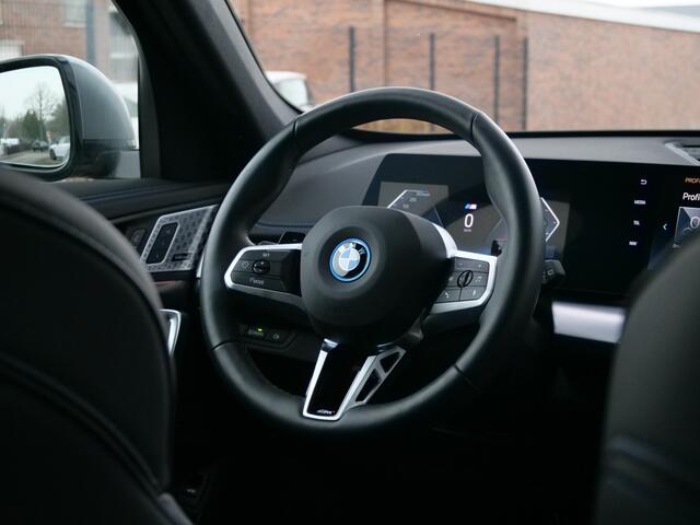 BMW X1 xDrive25e M Sport pakket Pro 245 Pk Automaat Schuifdak / Winterpakket / Harman Kardon