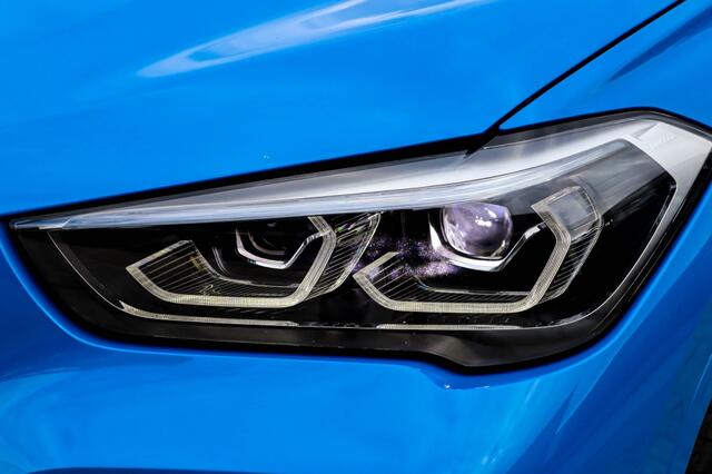 BMW X1 sDrive 20i M Sport Pano l Memory l Trekhaak l VOL OPTIES