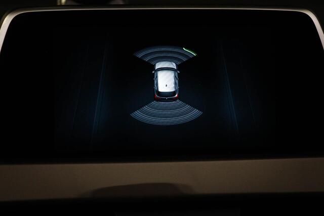 BMW X1 sDrive20i High Executive | LED | LEDER | STUUR / STOEL- VERWARMING | TREKHAAK | 18"