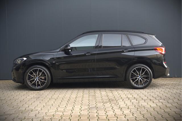 BMW X1 xDrive25e Business Ed. Plus M Sport | Adaptive Cruise Control | Vol Leder | Keyless | Camera | Stuurverwarming | Stoelverwarming | Shadow line | DAB | HIFI | Automaat | PDC | Navigatie |