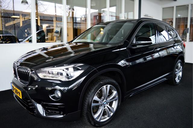 BMW X1 sDrive20i Sport-Line | NL Auto !