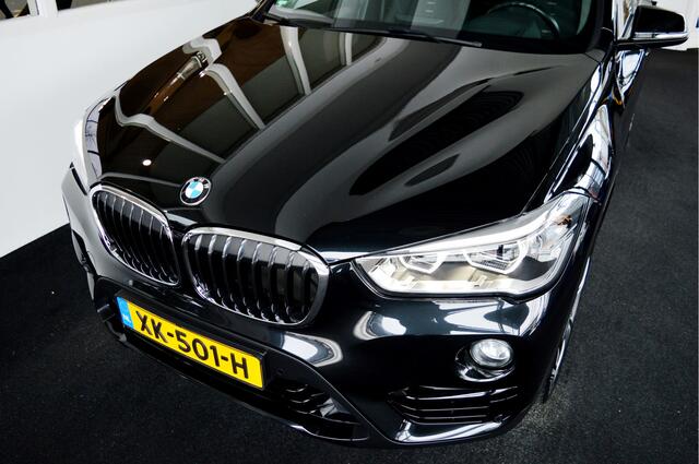 BMW X1 sDrive20i Sport-Line | NL Auto !