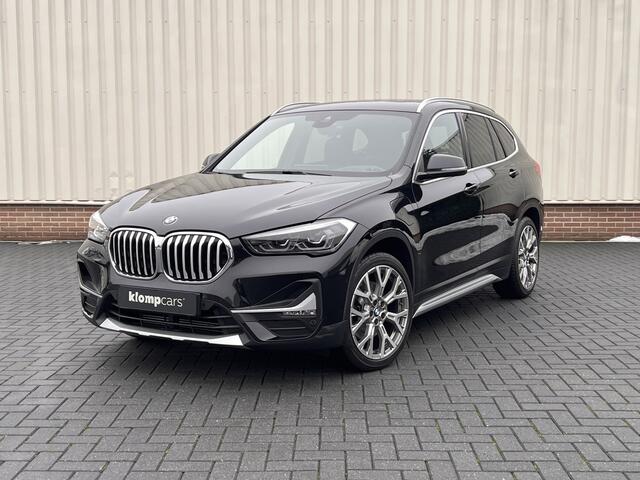 BMW X1 xDrive25e X-Line | Nav-Prof | HUD | Schuifdak | Leer | 19 inch | Trekhaak!
