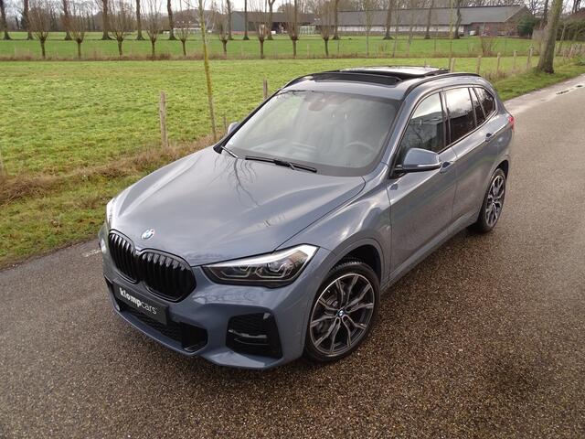 BMW X1 xDrive25i M-Sport | H+K | HUD | Pano | Trkhk | NAV-Pro | 19inch | Full Options!