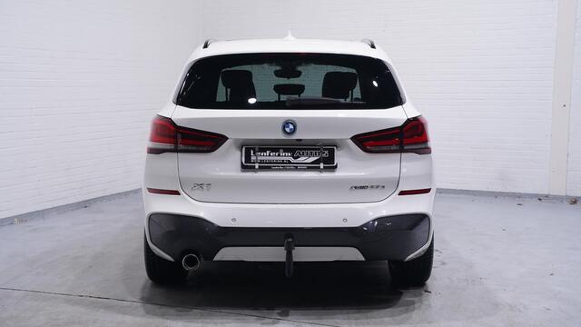 BMW X1 xDrive25e m Sport Panodak Afn. trekaah Led koplampen Stoel-/stuur verwarming Camera PDC v+a Head up
