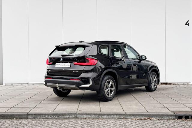 BMW X1 sDrive18i Comfort Acces / Electrische Zwenkhaak / Binnen & Buitenspiegel Automatisch Dimmend / Stoelverwarming / Adaptieve Led verlichting /